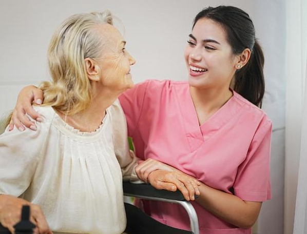 Benefits of In-Home Care for Seniors Compared to Nursing Facilities